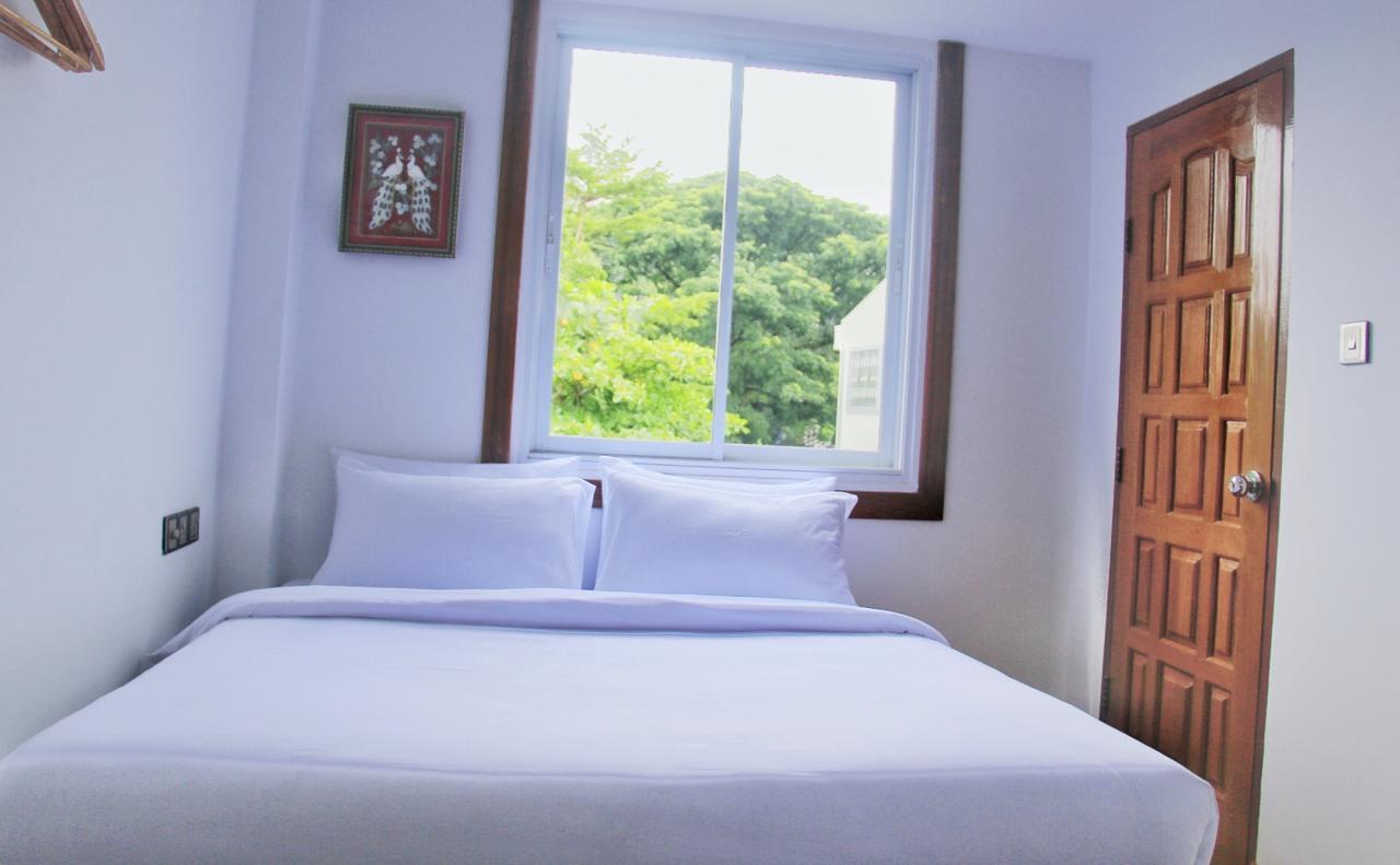 The Lodge Yangon Poshtel Екстериор снимка