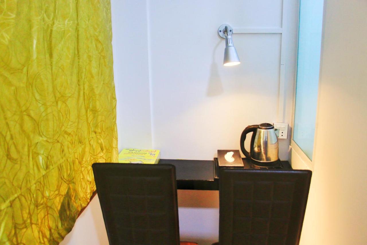 The Lodge Yangon Poshtel Екстериор снимка