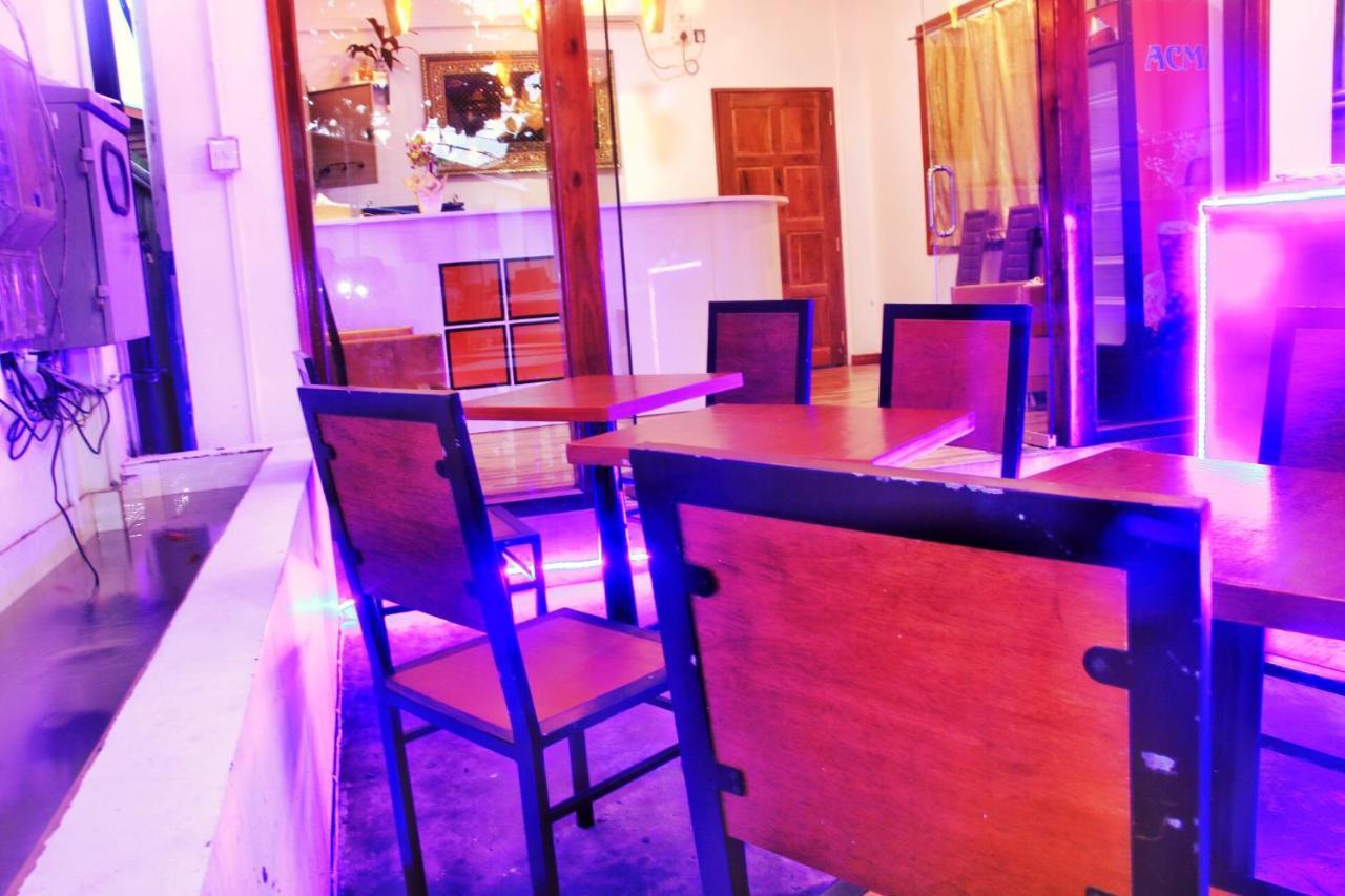 The Lodge Yangon Poshtel Екстериор снимка