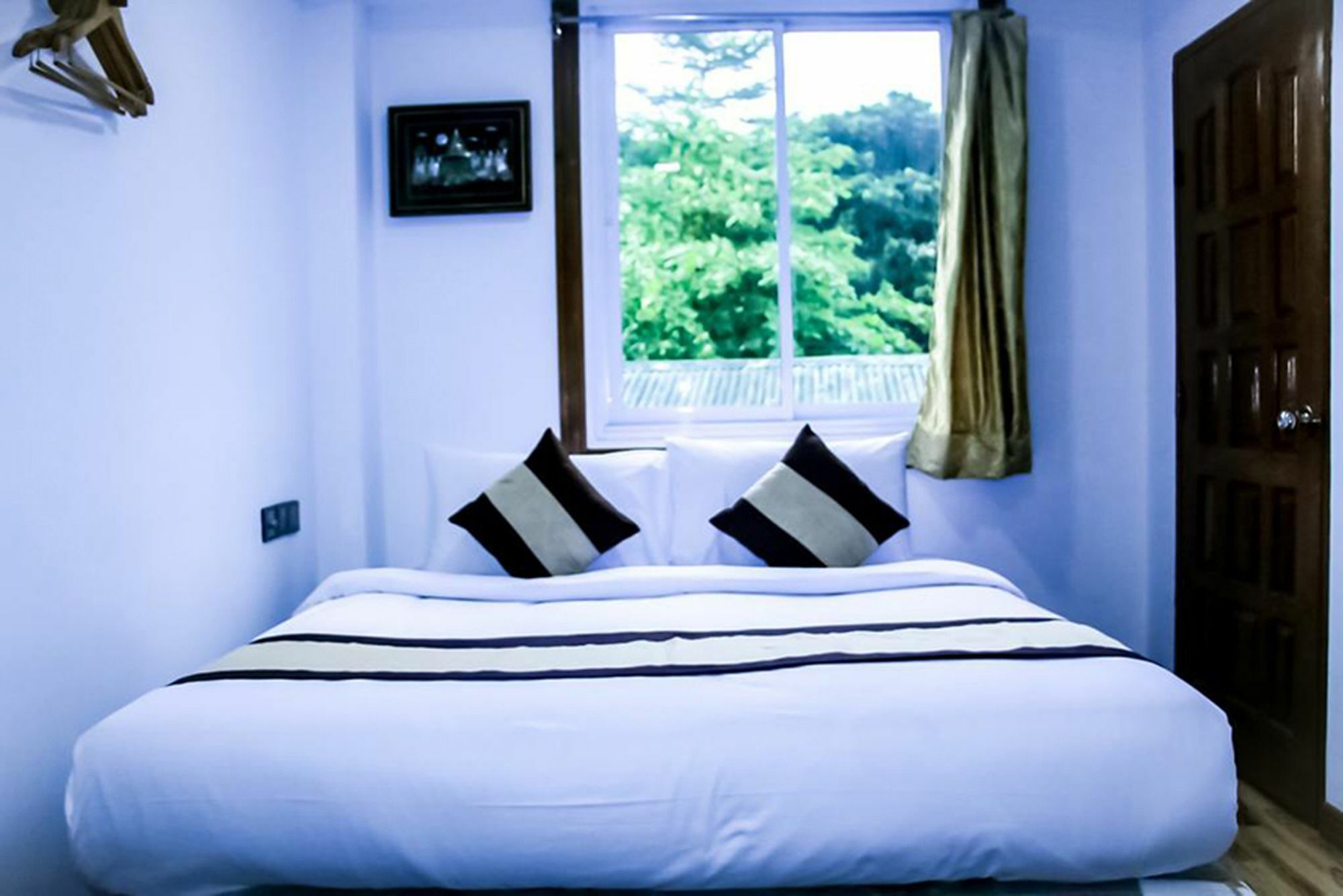 The Lodge Yangon Poshtel Екстериор снимка